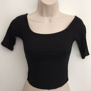 Scoop neck crop top